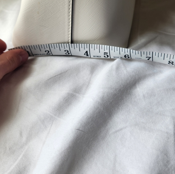 Betsey Johnson White Purse Floral Print Interior w/ Large Bow - Picture 14 of 15